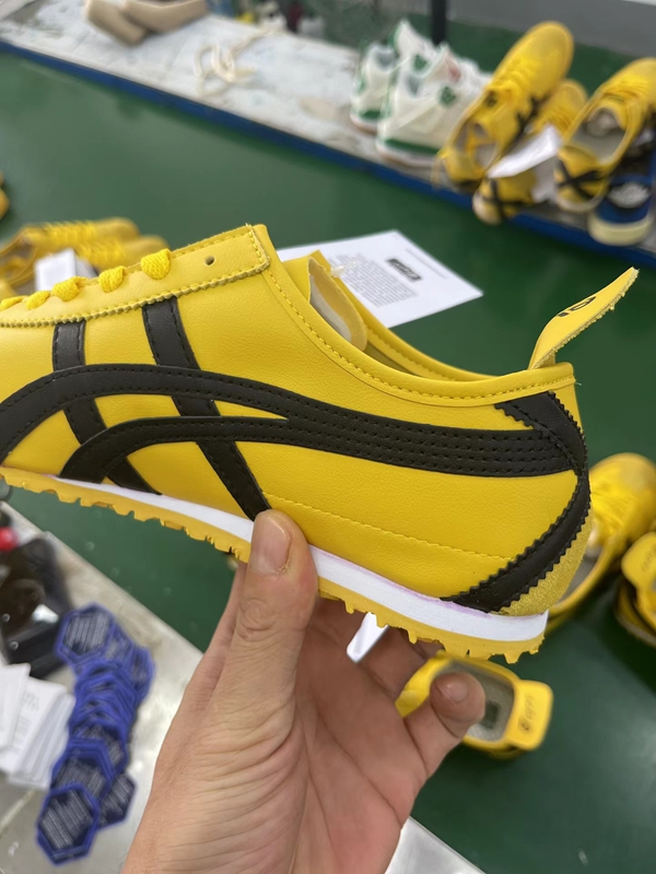 ブランド激安靴角部分ディテール